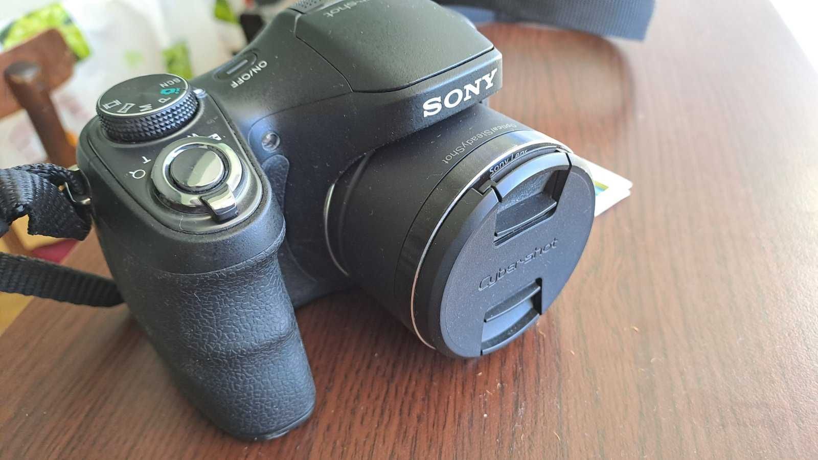 нов фотоапарат Sony DSC H-100 с голямо увеличение