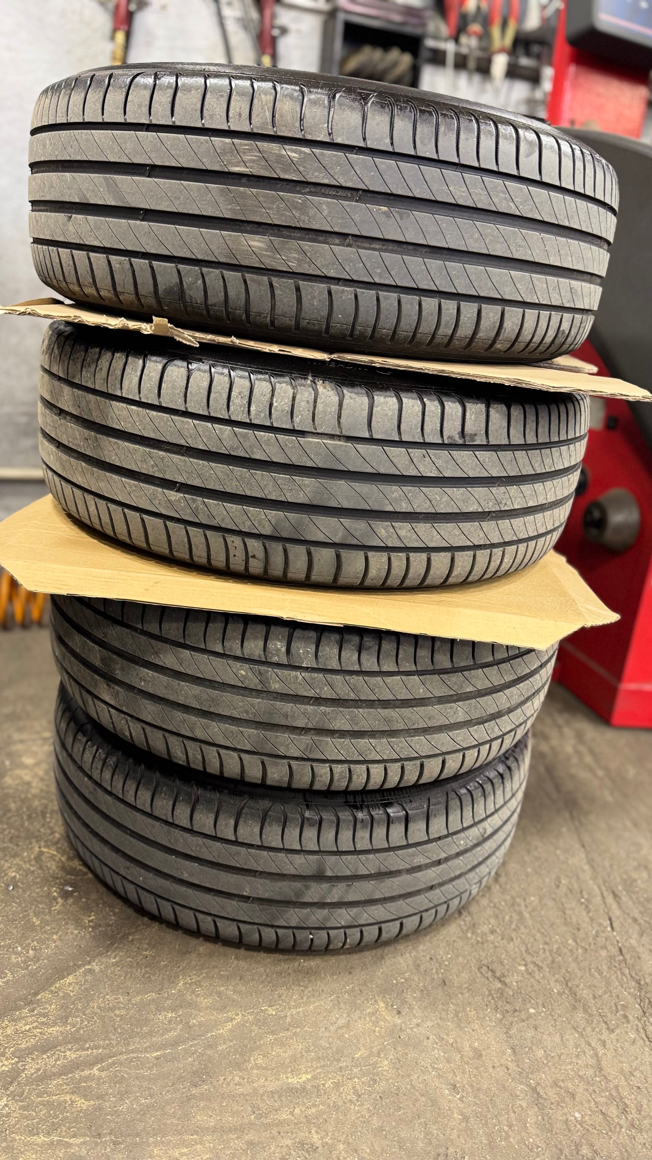 Jante 16 inch originale Mercedes si anvelope de vara Michelin Primacy4