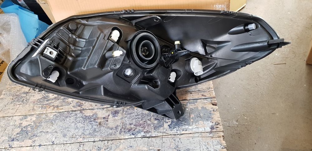 Far Dacia Sandero nou 2008*2009*2010*2011*2012