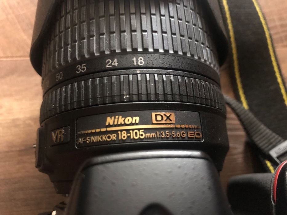 Nikon D 5300 + обектив  Nikkor 18-105 и чанта