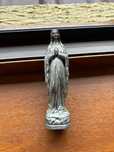 Superbă statuetă cu Fecioara Maria de Lourdes/metal/15cm×4cm/240g.