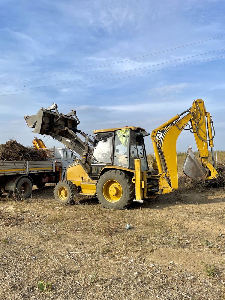 Inchiriez buldo excavator tractor vola  incarcator frontal