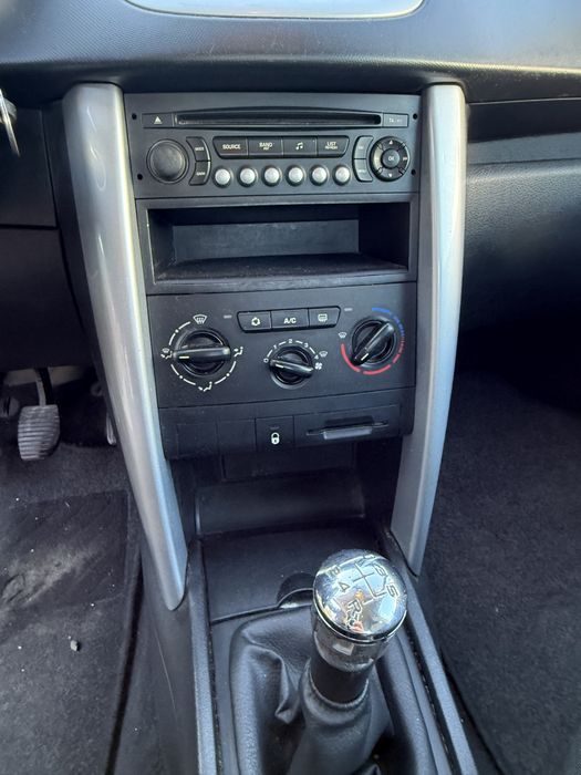 Vand    Peugeot     207