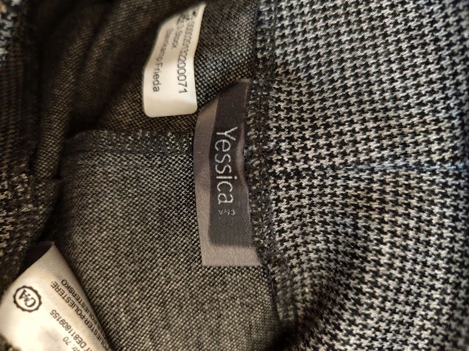 Pantaloni măsura 34