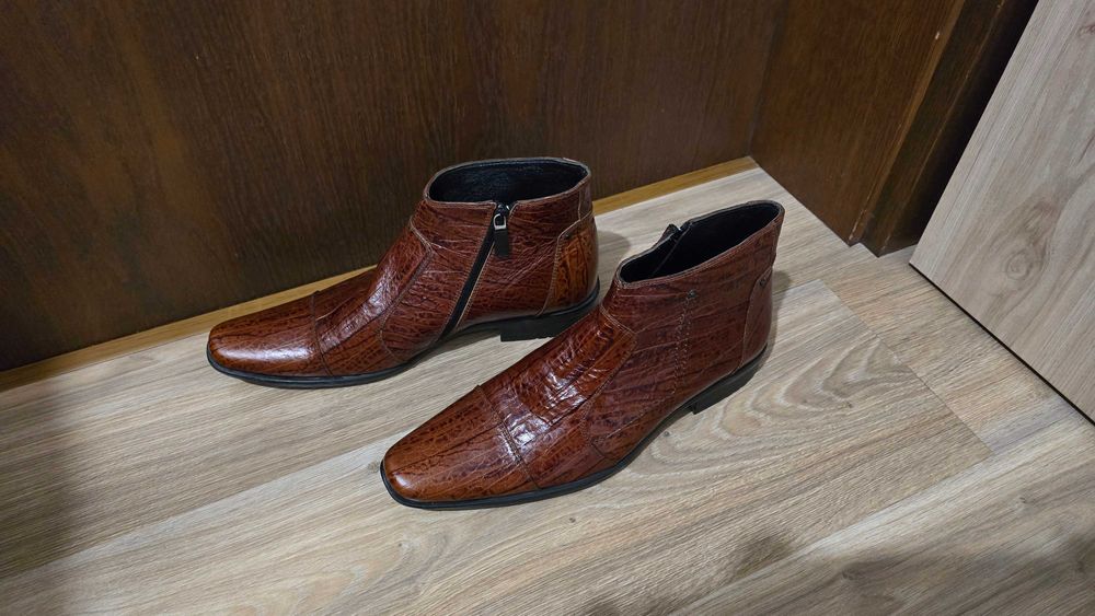 Чисто нови мъжки обувки 41  номер естествена кожа.