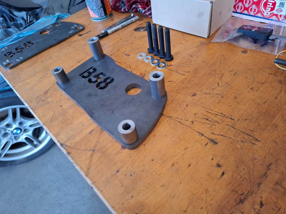 Стойка за двигатели BMW B58