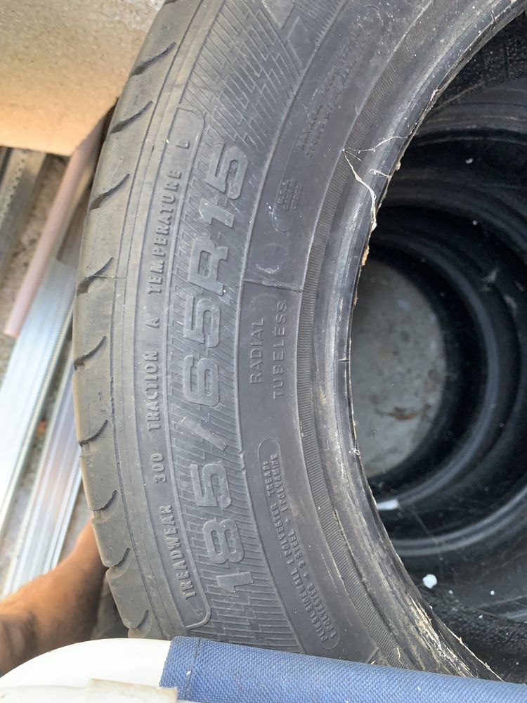 oferta vand anvelope Goodyear  dacia logan vara 185/65/15