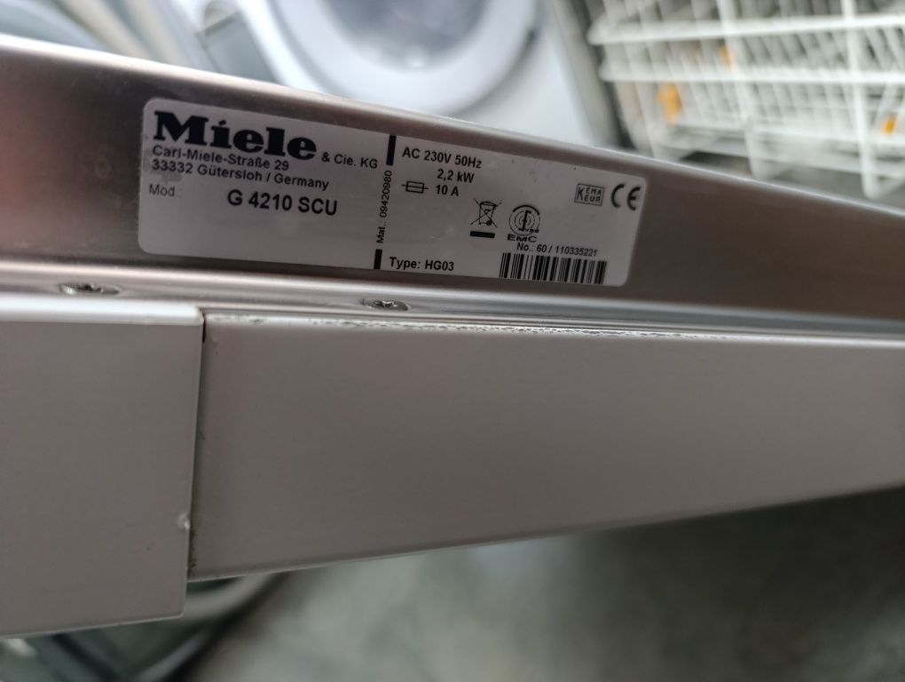 Съдомиялна Miele XXL за полу вграждане