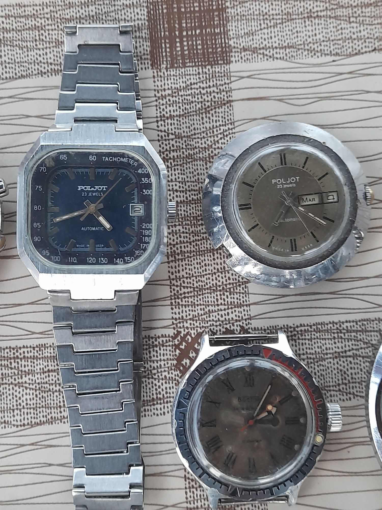 Различни руски часовници Восток,Полет,Слава