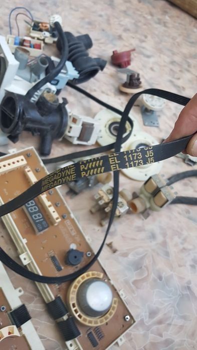 Продам запчасти на стиральную машинку