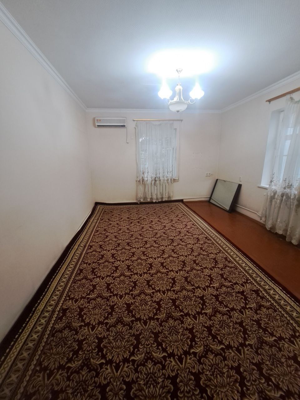 Kvartira beriladi hovli