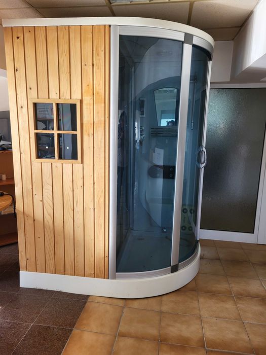 Душ кабина със сауна