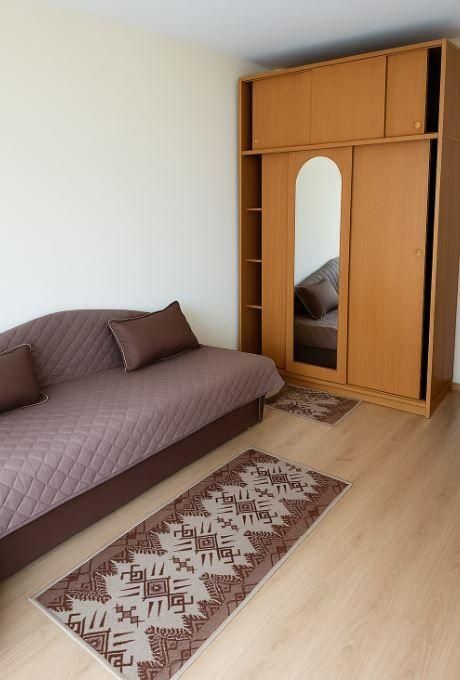 Тристаен апартамент в района на Цветен квартал!