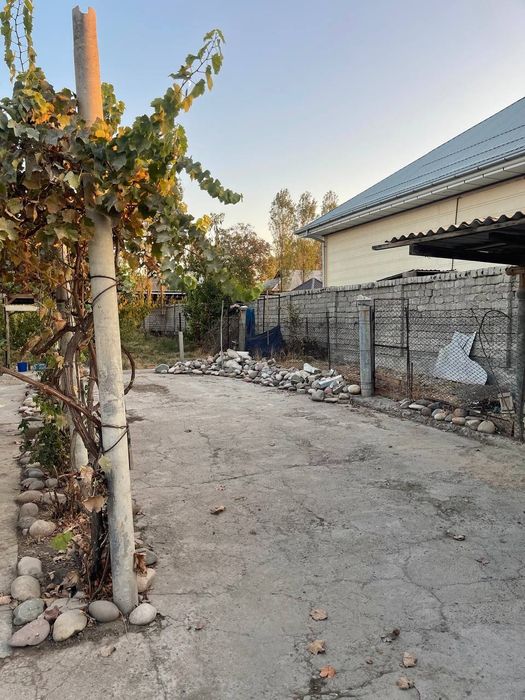 Продам дом в Юкори Чирчикский район(Янги Тошкент)12 соток