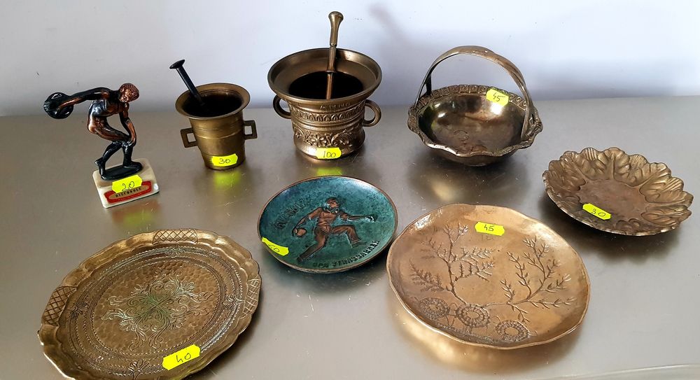 Farfurii decorative veche  din bronz