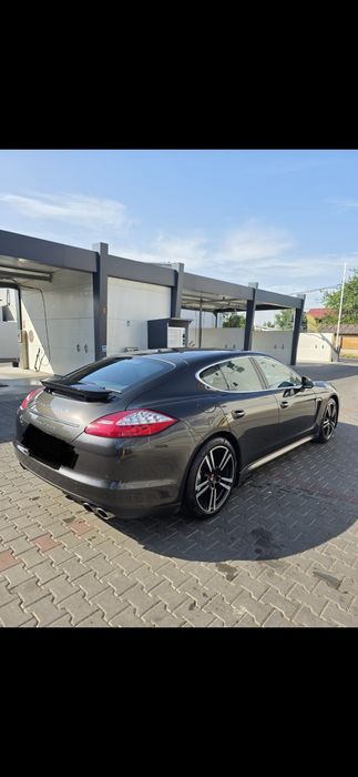 Vand Porsche Panamera S Hybrid cu putini kilometri si ingrijita