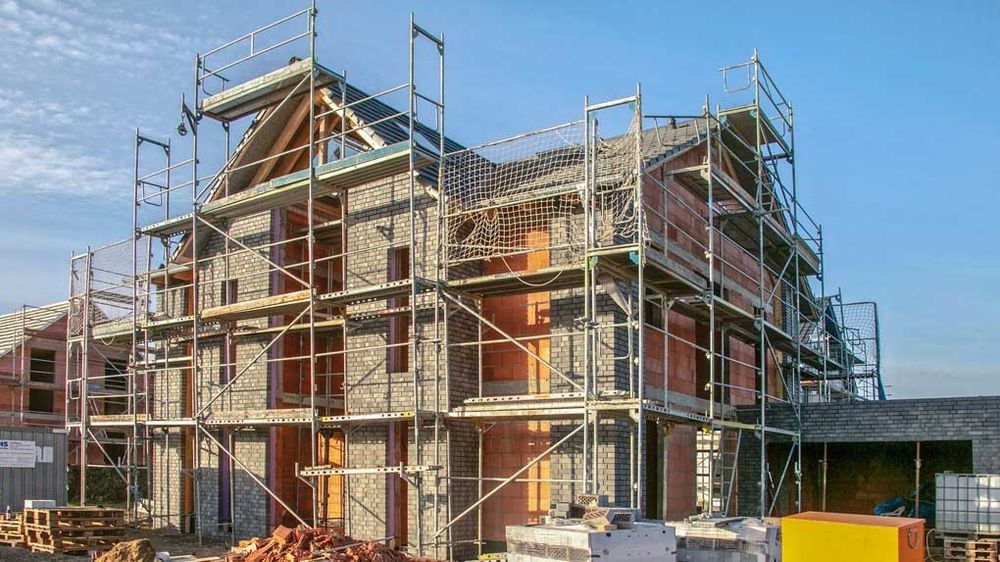 Meserias constructor , contruiesc la comanda orice tip de constructie