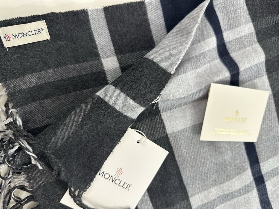 Унисекс шал на MoOncler