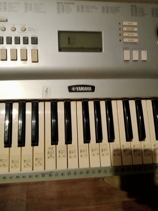 Синтезатор. Б/у.