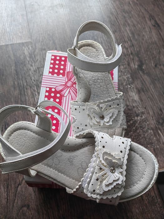 Сандали момиче като нови размер 30