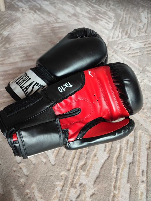 Боксови ръкавици Everlast