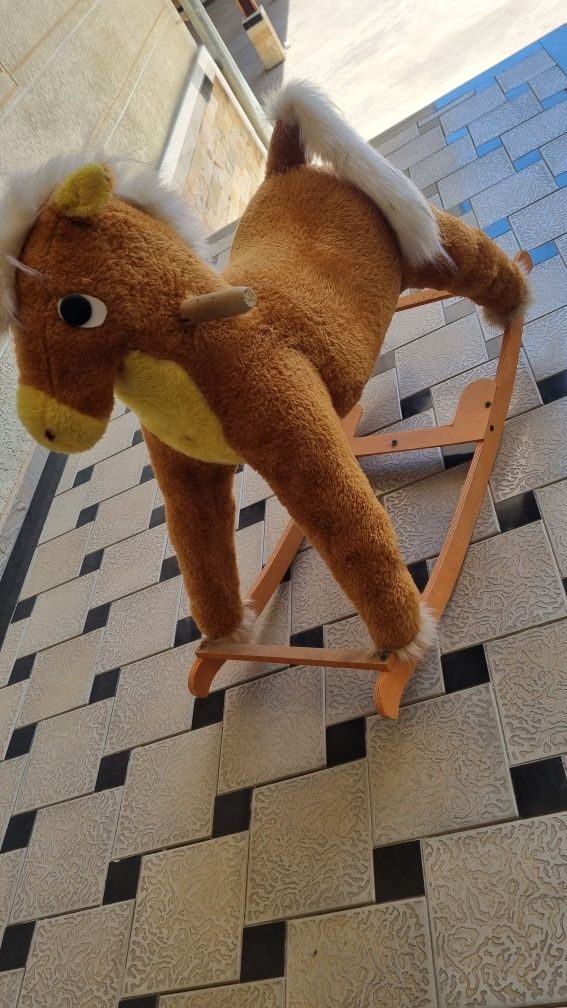 Bolalar karovoti sotiladi