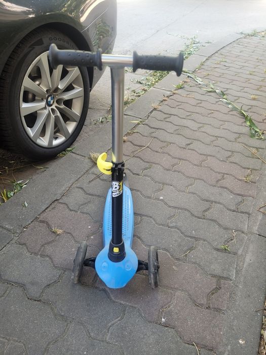 Vând trotineta pentru copii