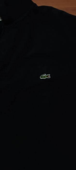 Продавам сиво поло на Lacoste и тъмно синьо поло стар модел на Lacoste