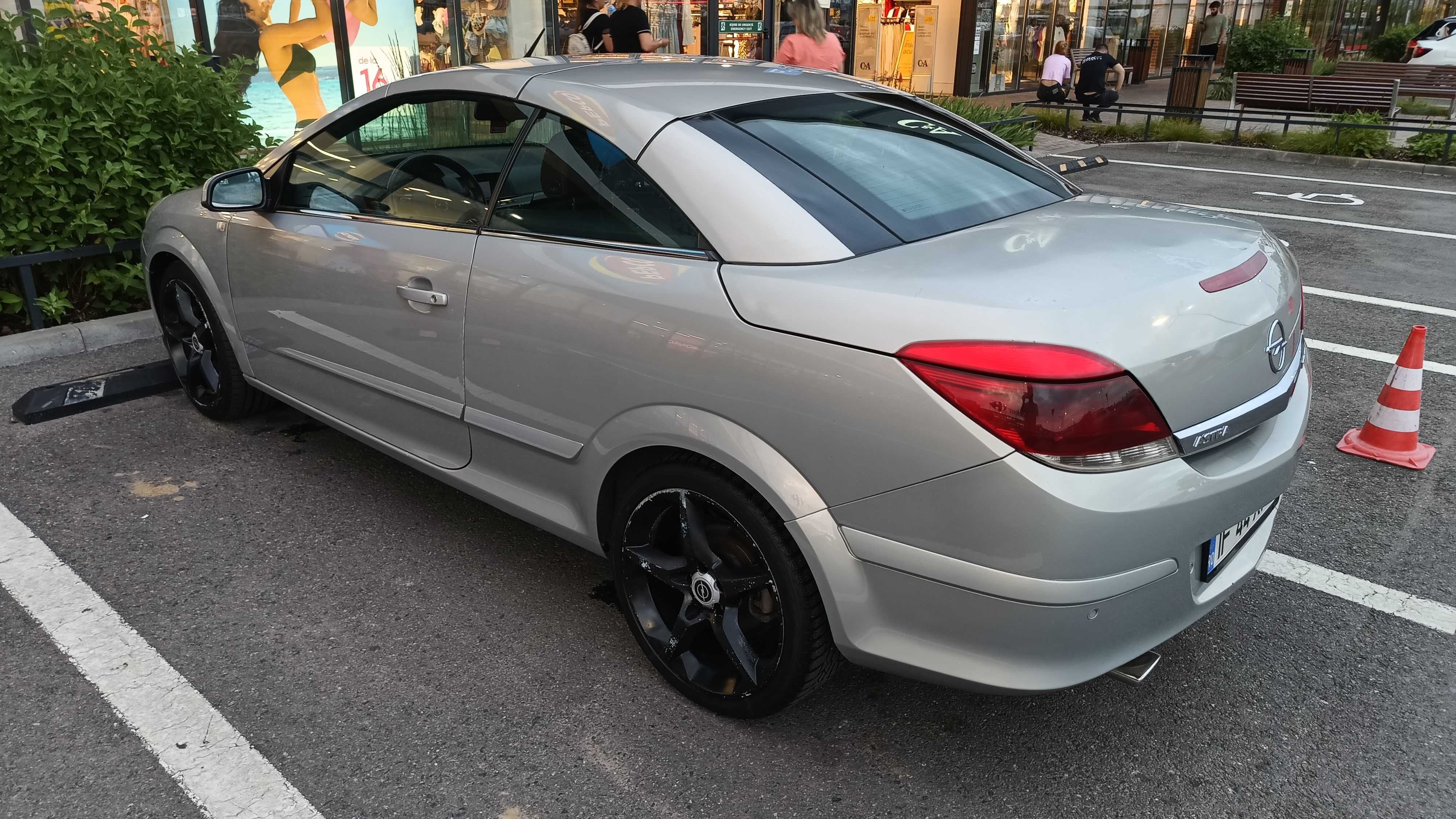 Opel Astra Twin Top (decapotabil)