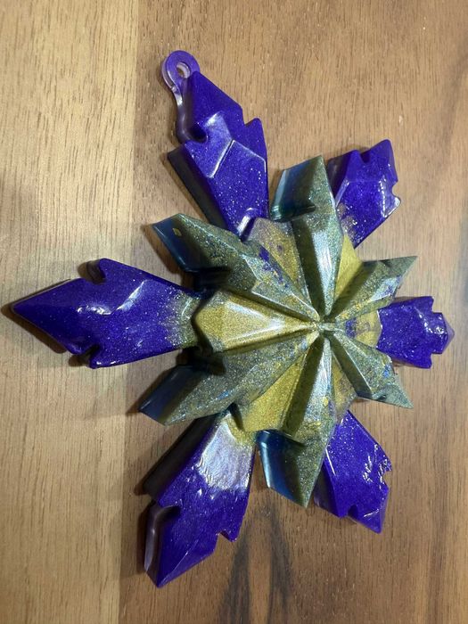 Коледни украшения, ръчно изработени