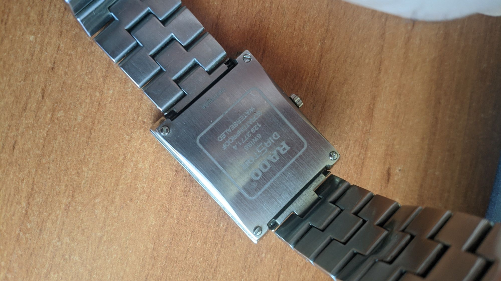 Часы швейцарские Rado.