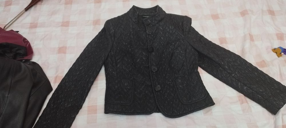 Женская курточка-жакет и платье оба размер 46. За две вещи 50 тысяч