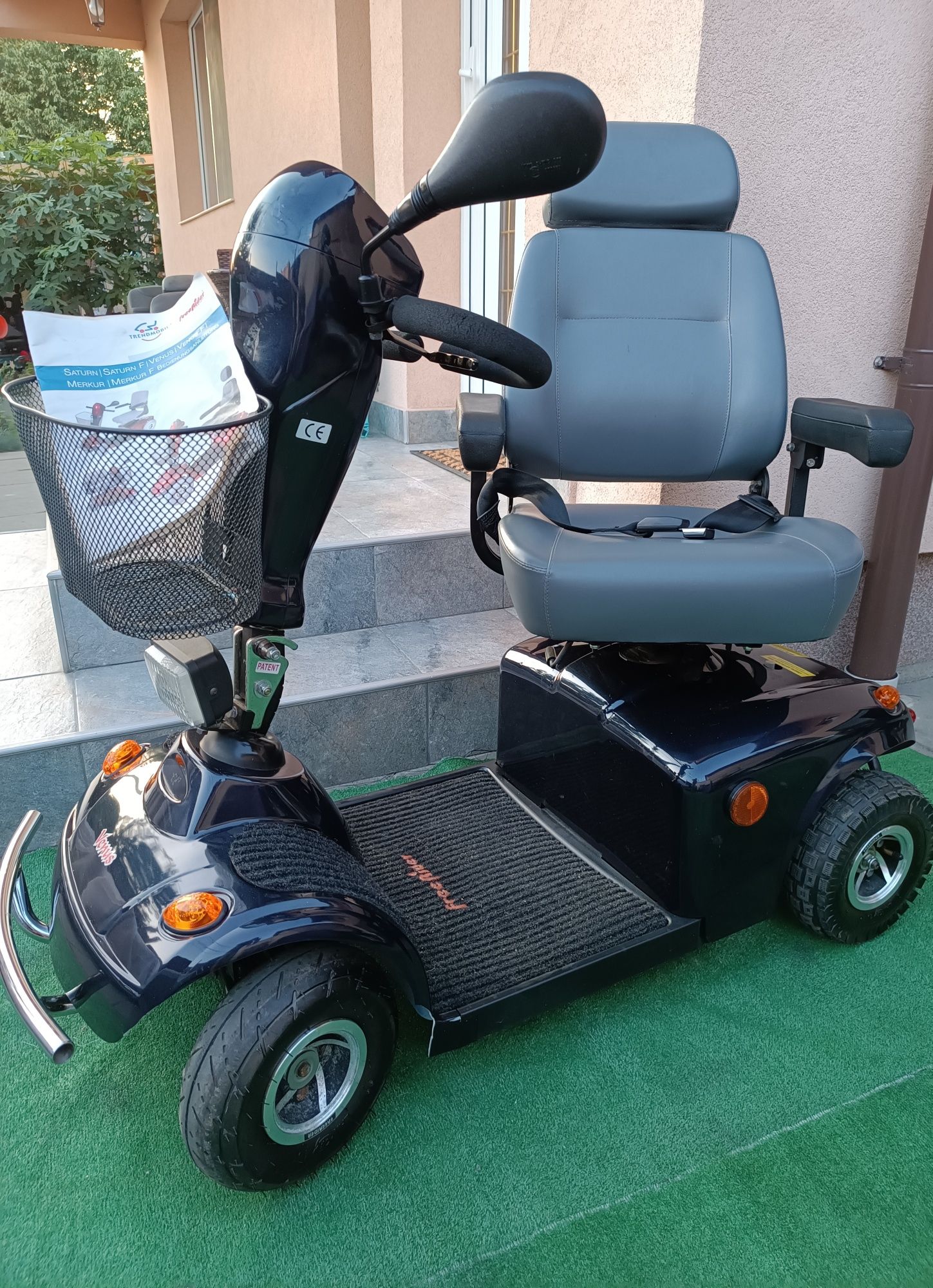Scuter căruț carucior scaun dezabilitati dizabilități handicap varstni
