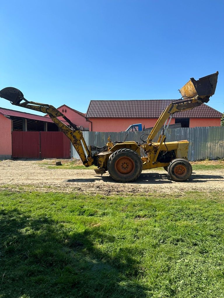 Vand buldo excavator Ford