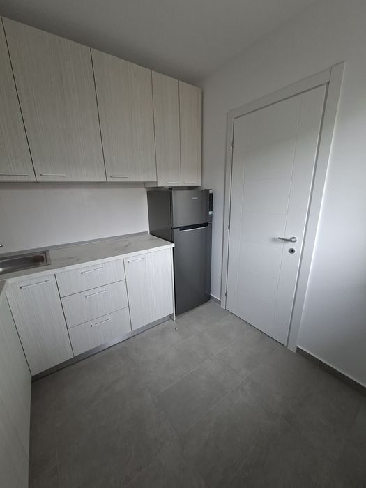 Garsoniera de inchiriat Hils Republica