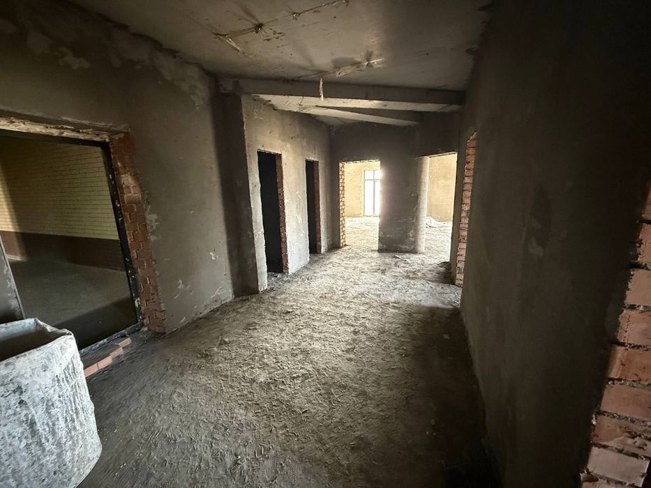 Milano Продается 3 комнатная коробка 8-роддом Яккасарай