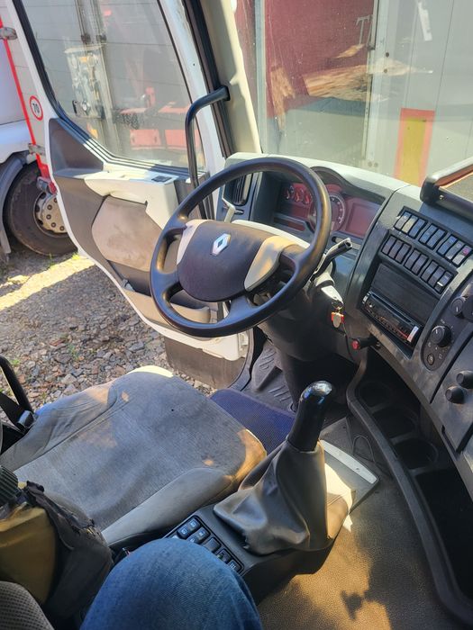 Vând  Renault Premium 450