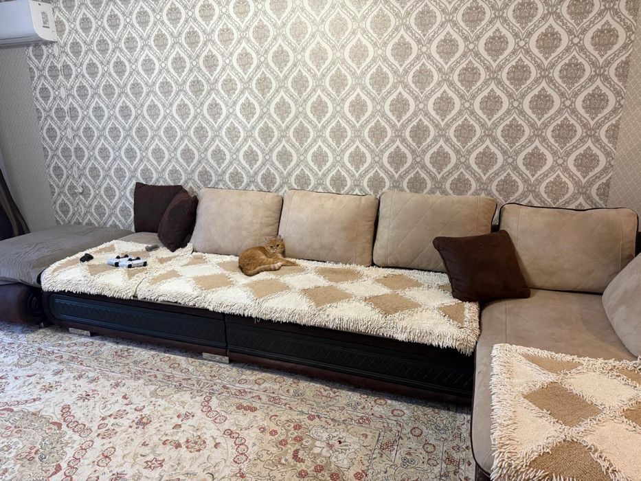 Продам диван в отличном состоянии, хорошего качества.