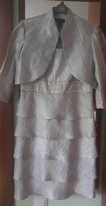 Vind rochie de ocazie nouă