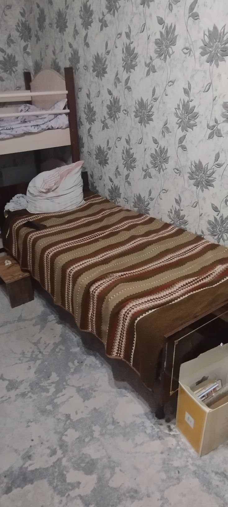 Стенка, шкаф, кровати