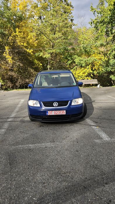 Vând Volkswagen Touran
