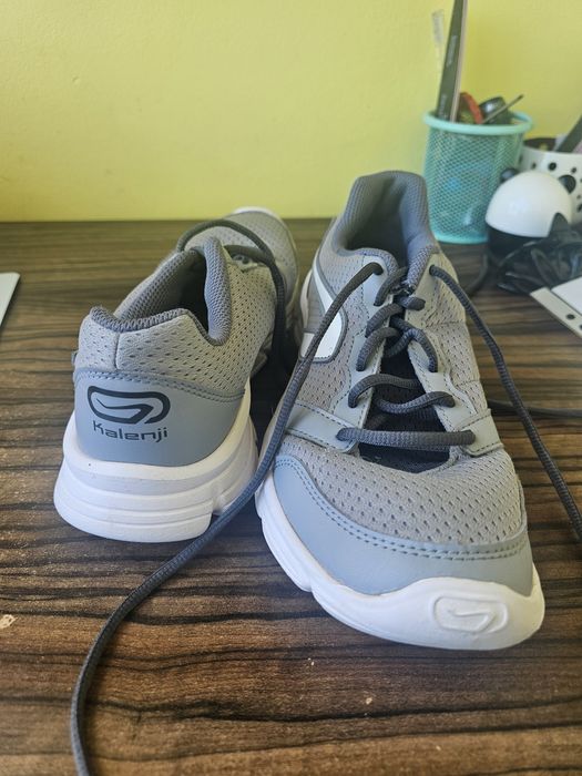 Adidasi decathlon