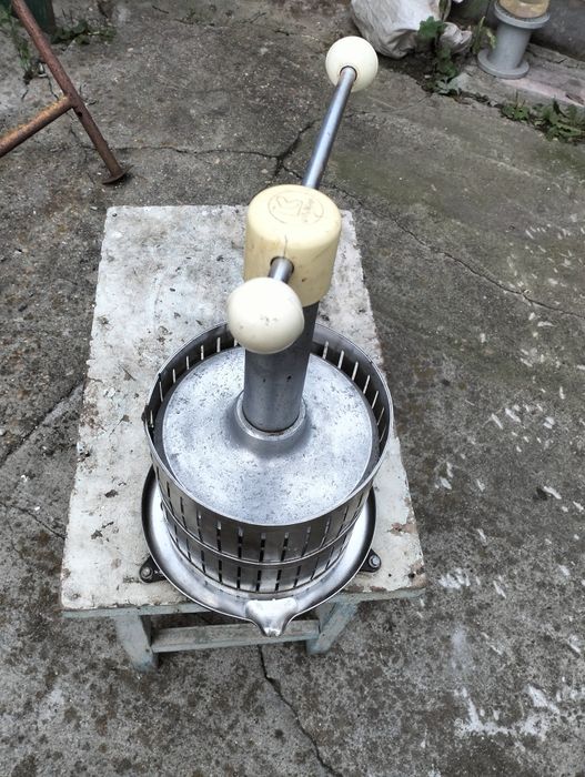 Продам соковыжималку