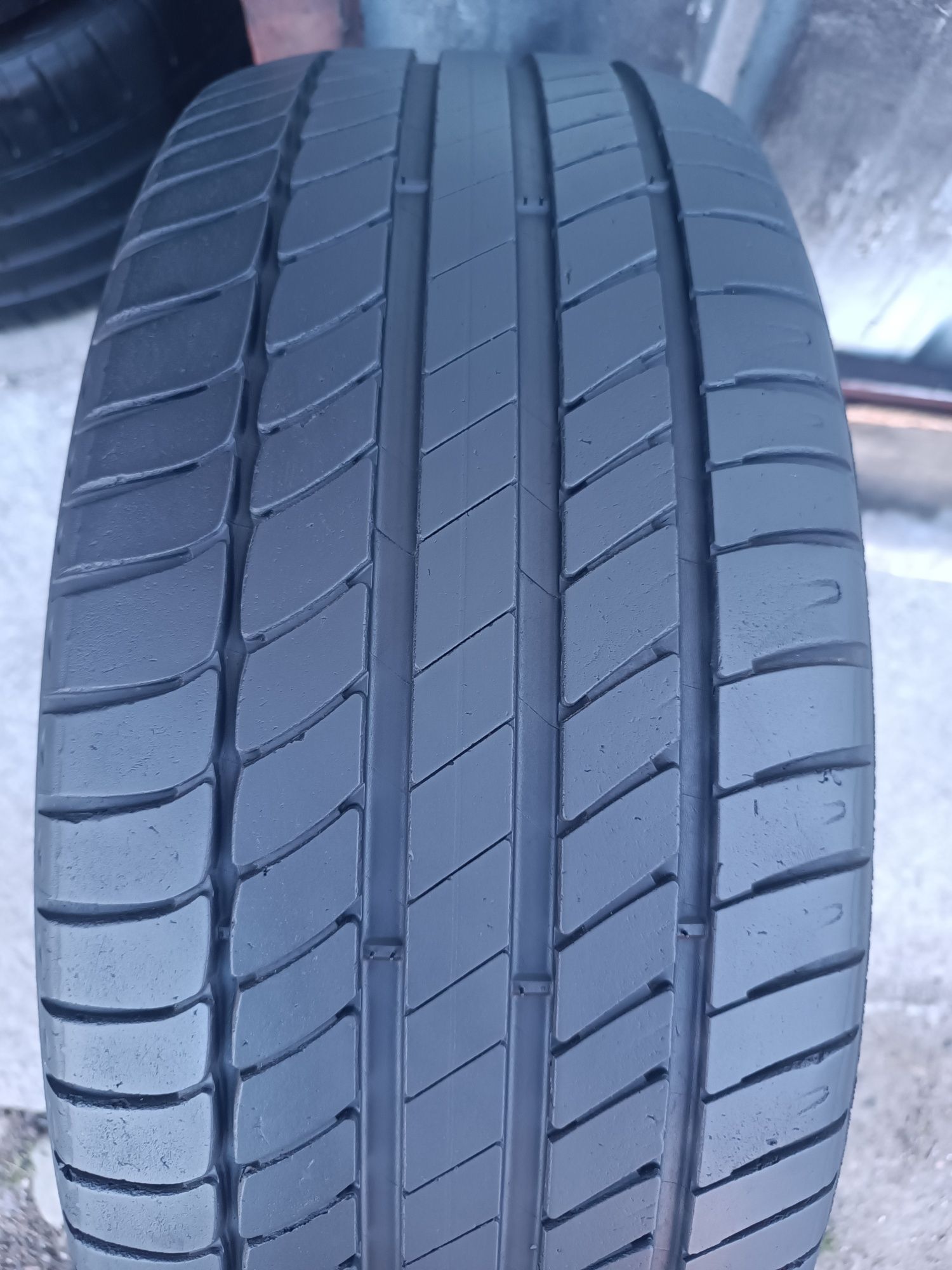 225/50/17 Michelin