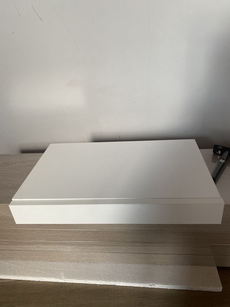 Стенен рафт с чекмедже MDF