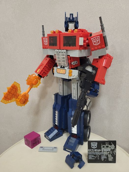 Продам лего оптимуса прайма реплика
