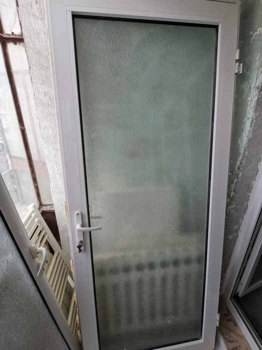 Vând Ușă termopan, geam baie