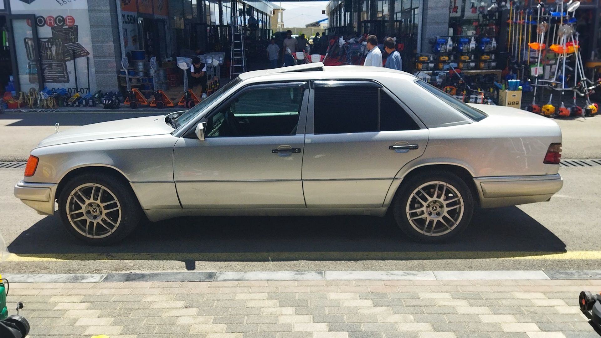 Мерседес w124 e320