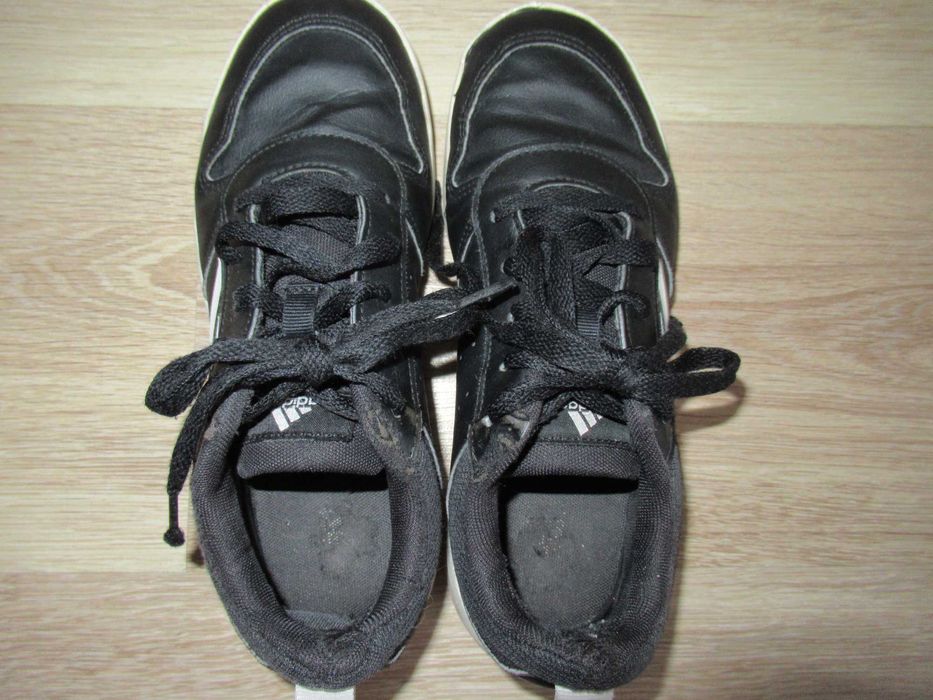 ADIDAS--Оригинални маратонки--36 номер