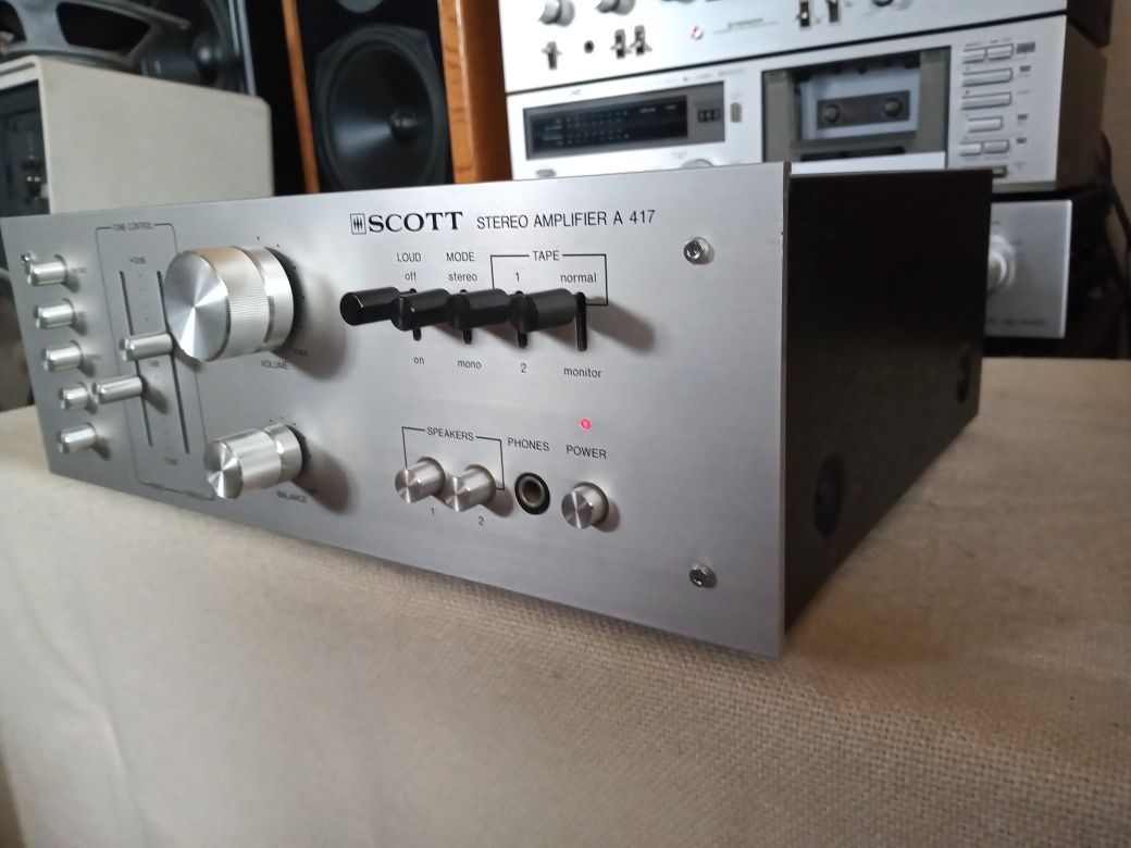 Amplificator Scott A - 417. 12,5 watts/canal, 4-16 ohms. Impecabil.